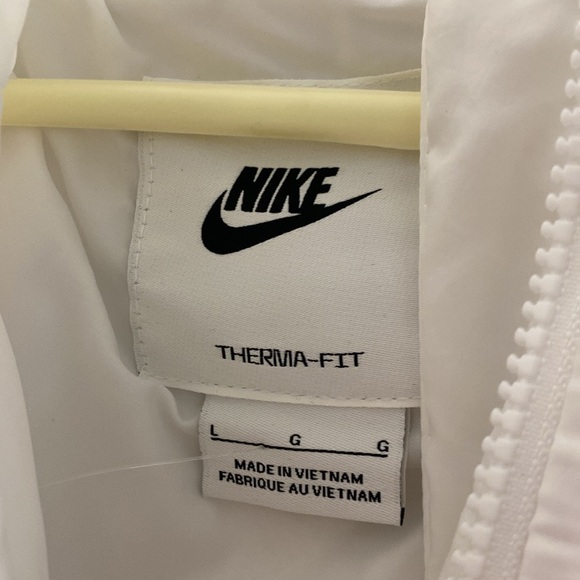 NWT Nike Therma Fit Winter Jacket. Size L - Picture 3 of 8